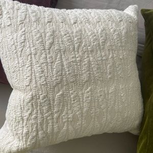 Mariposa Throw pillow